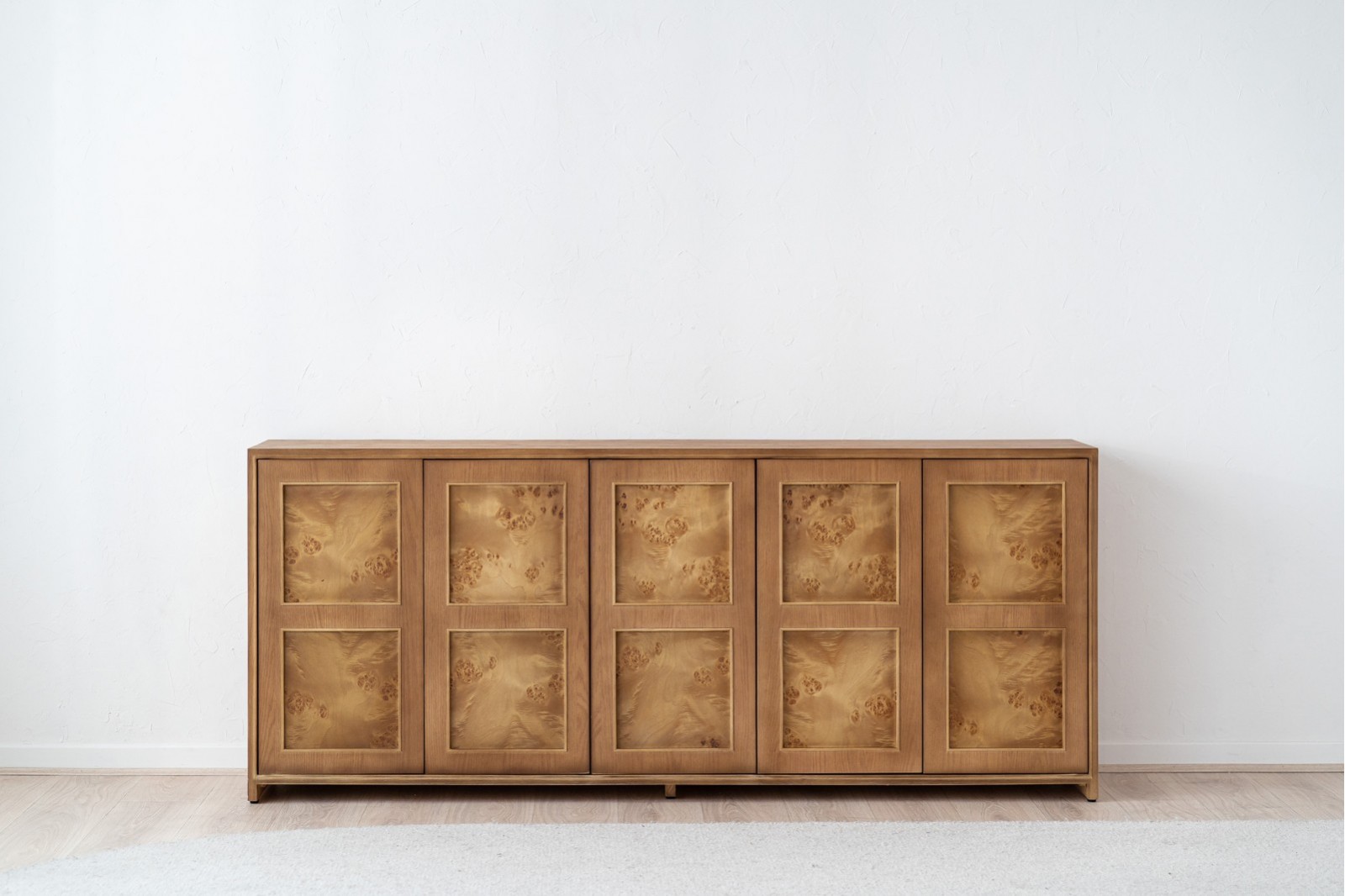 TERRA SIDEBOARD. LIGHT STAINED OAK