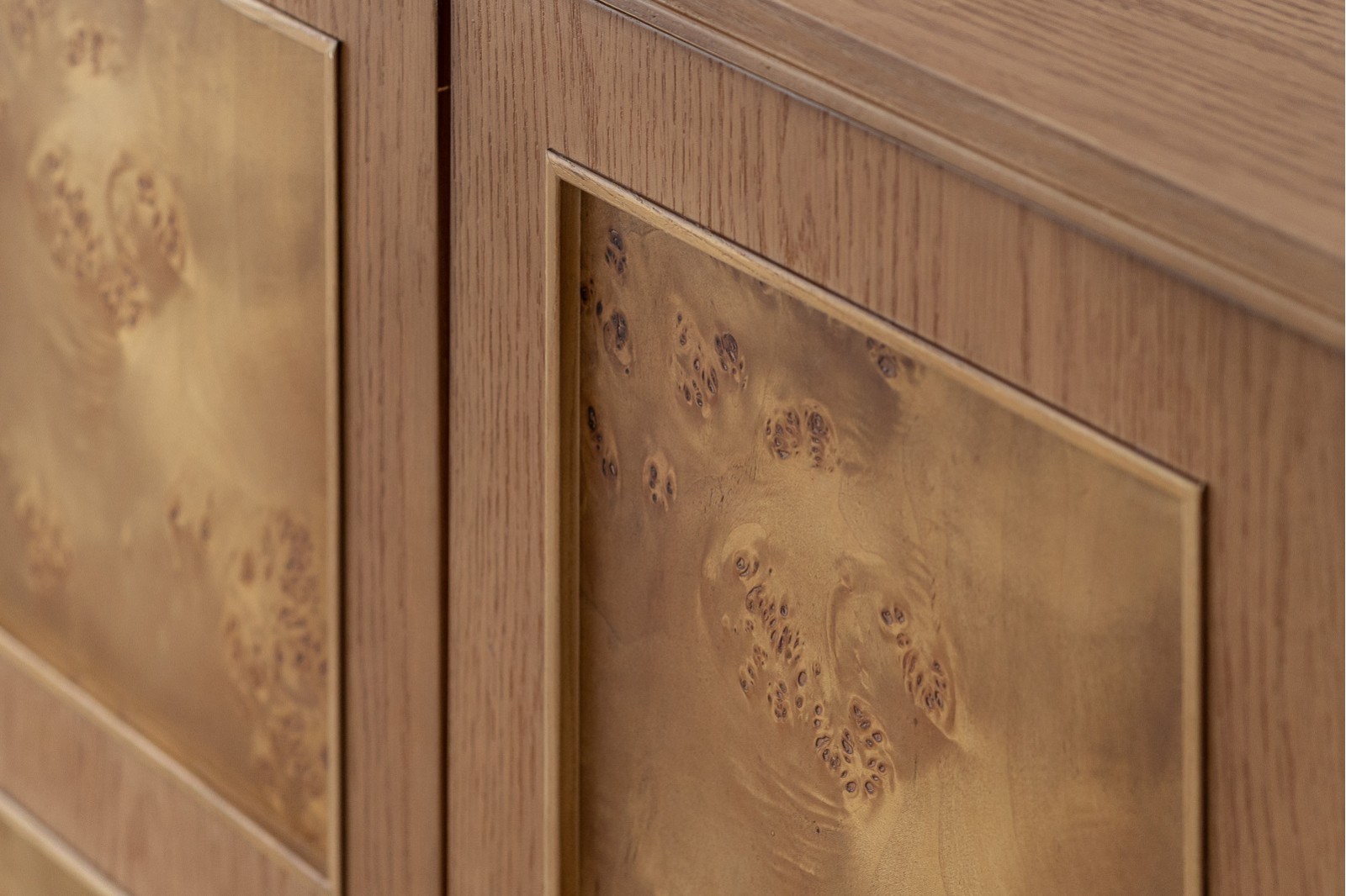 TERRA SIDEBOARD. LIGHT STAINED OAK