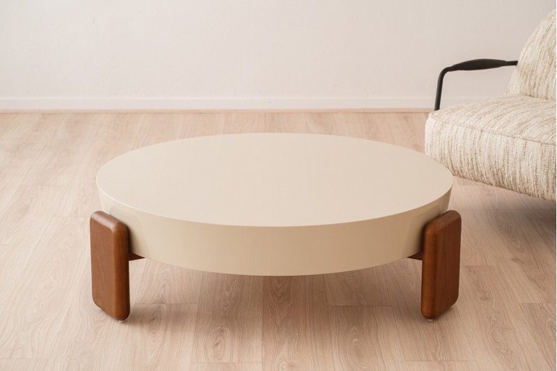 OBI COFFEE TABLE. BEIGE LACQUER AND WALNUT