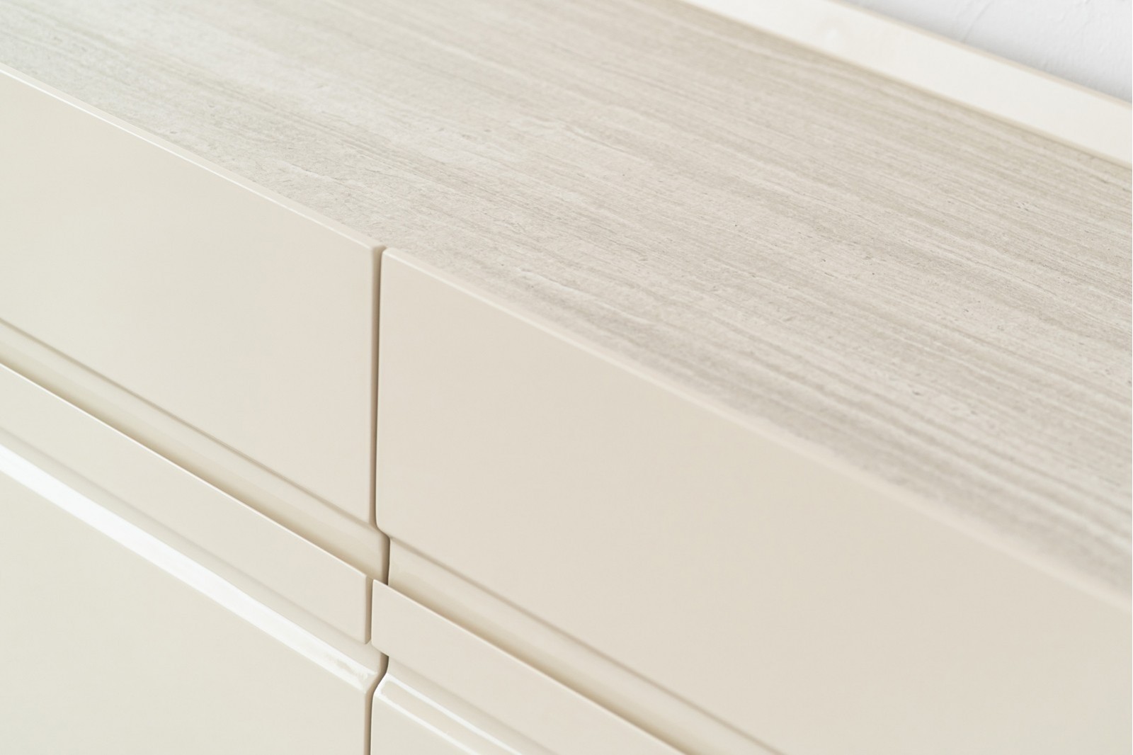 SIDEBOARD EO. CERAMIC TOP AND GLOSSY BEIGE LACQUER