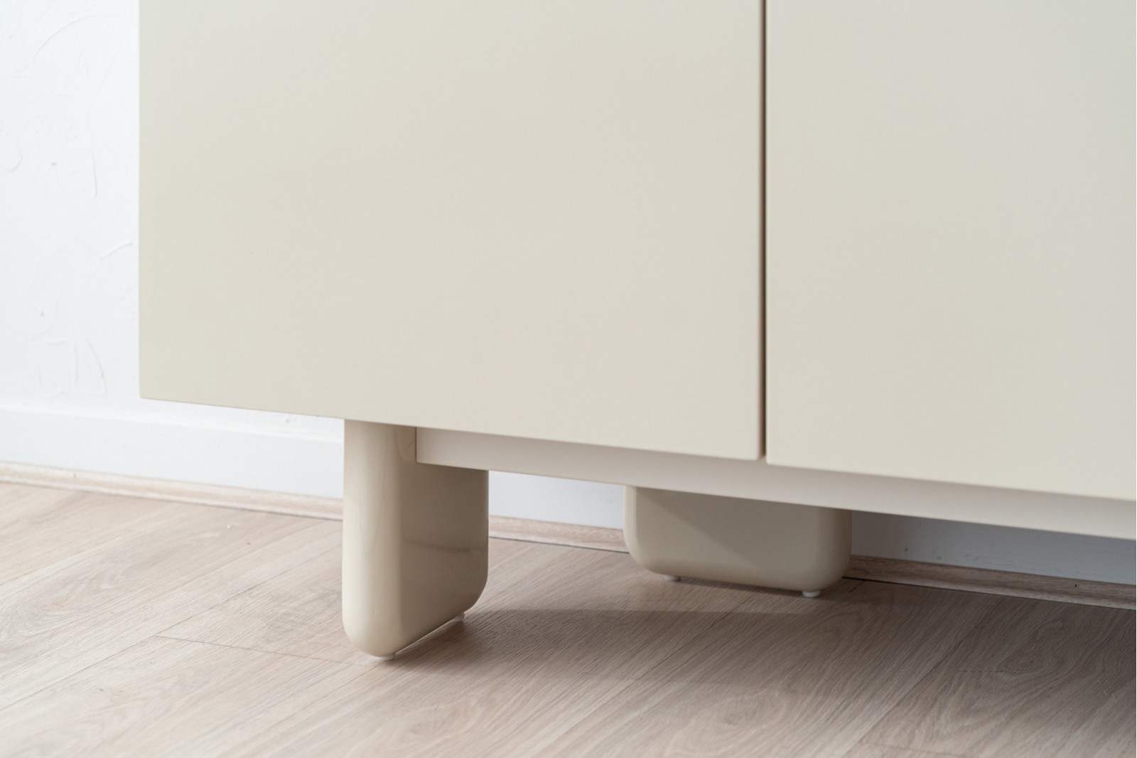 SIDEBOARD EO. CERAMIC TOP AND GLOSSY BEIGE LACQUER