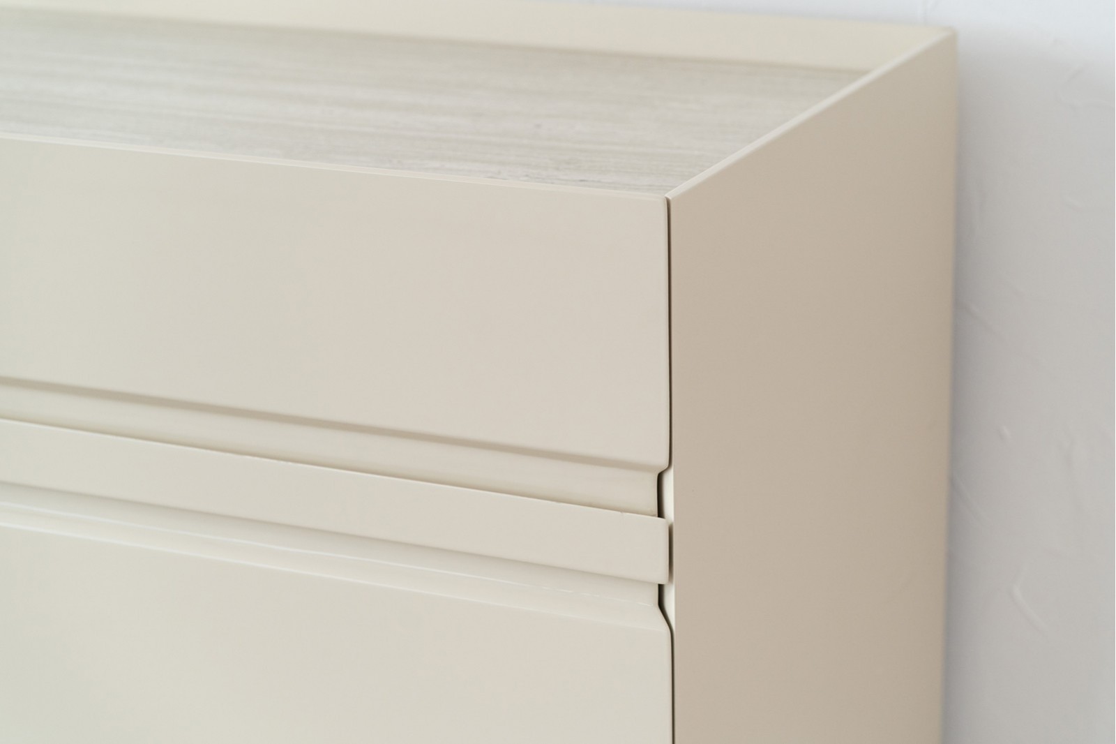SIDEBOARD EO. CERAMIC TOP AND GLOSSY BEIGE LACQUER