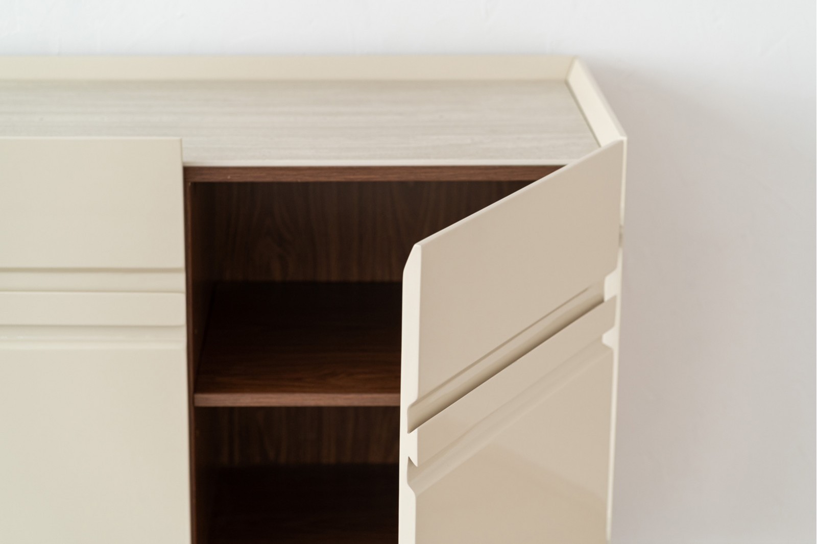 SIDEBOARD EO. CERAMIC TOP AND GLOSSY BEIGE LACQUER