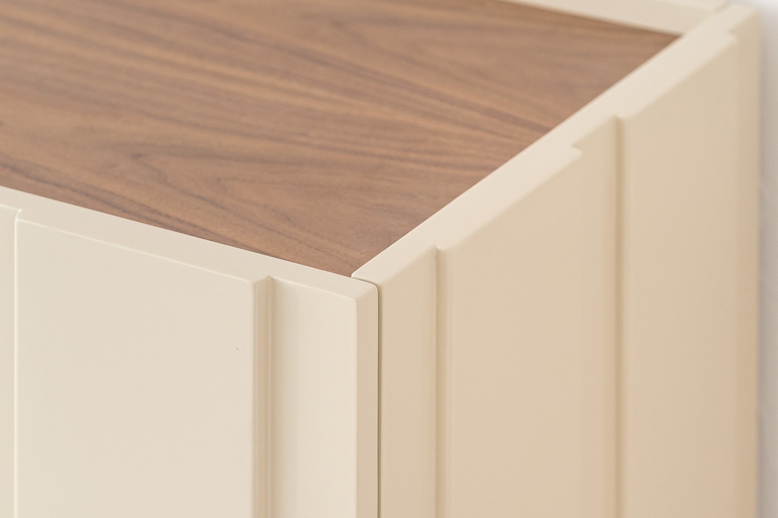 SIDEBOARD OBI. WALNUT AND GLOSSY BEIGE LACQUER