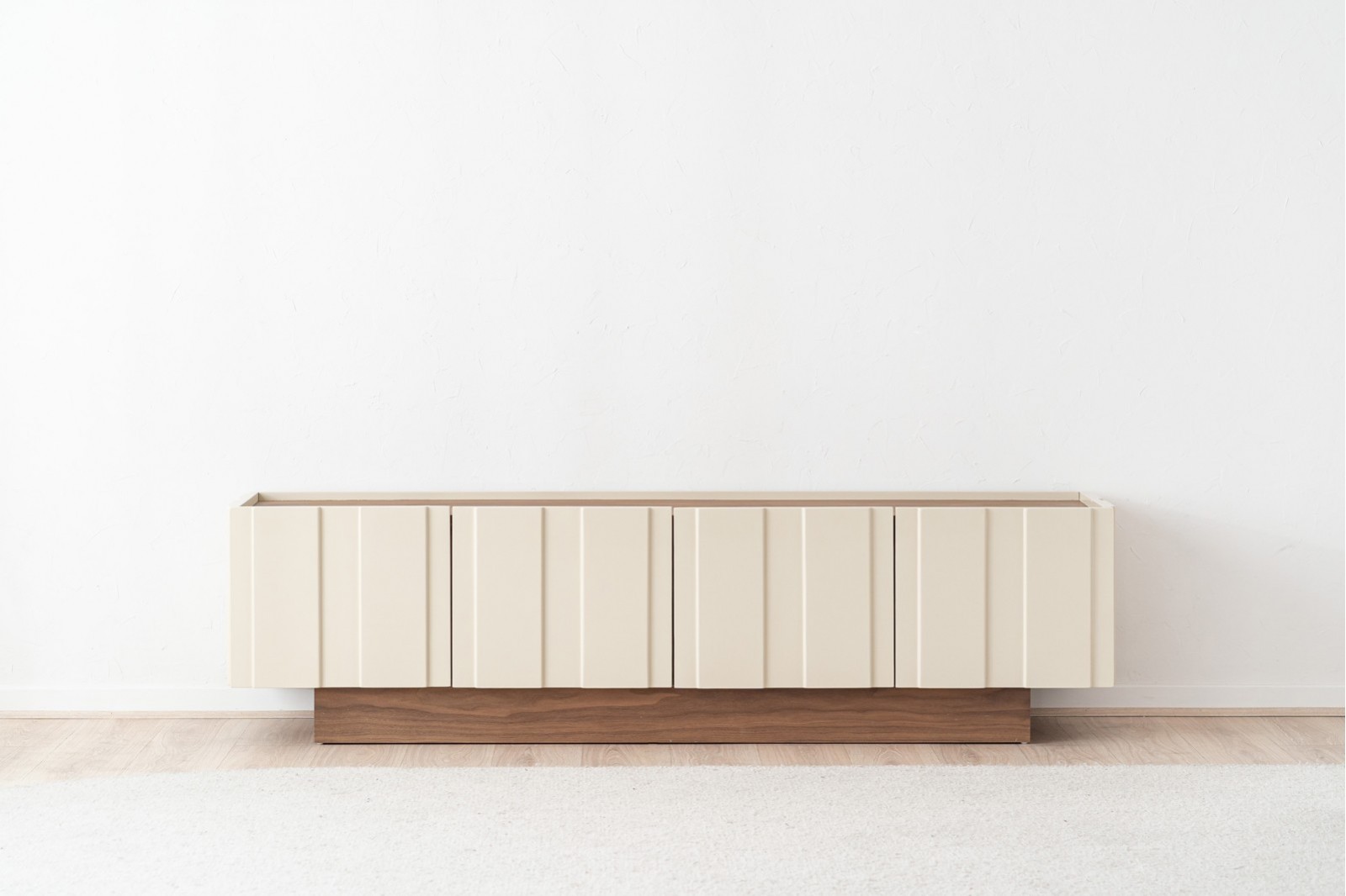 OBI TV UNIT. WALNUT AND GLOSSY BEIGE LACQUER