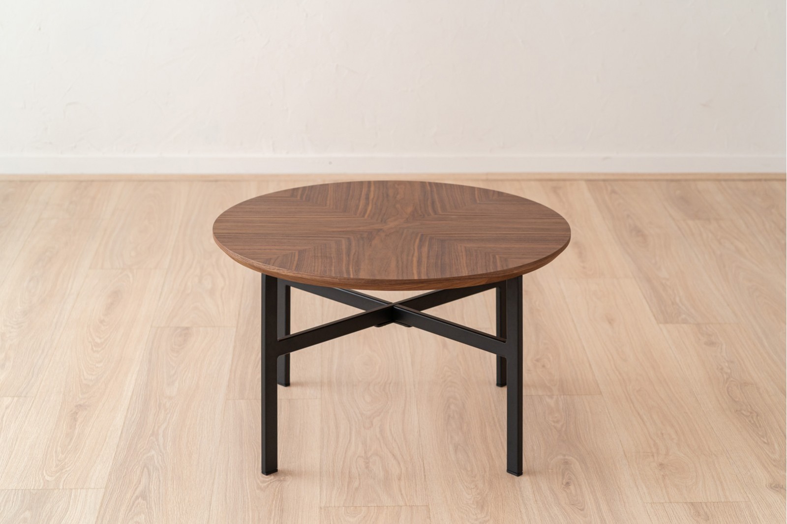 COFFE TABLE SAND. WALNUT AND BLACK METAL