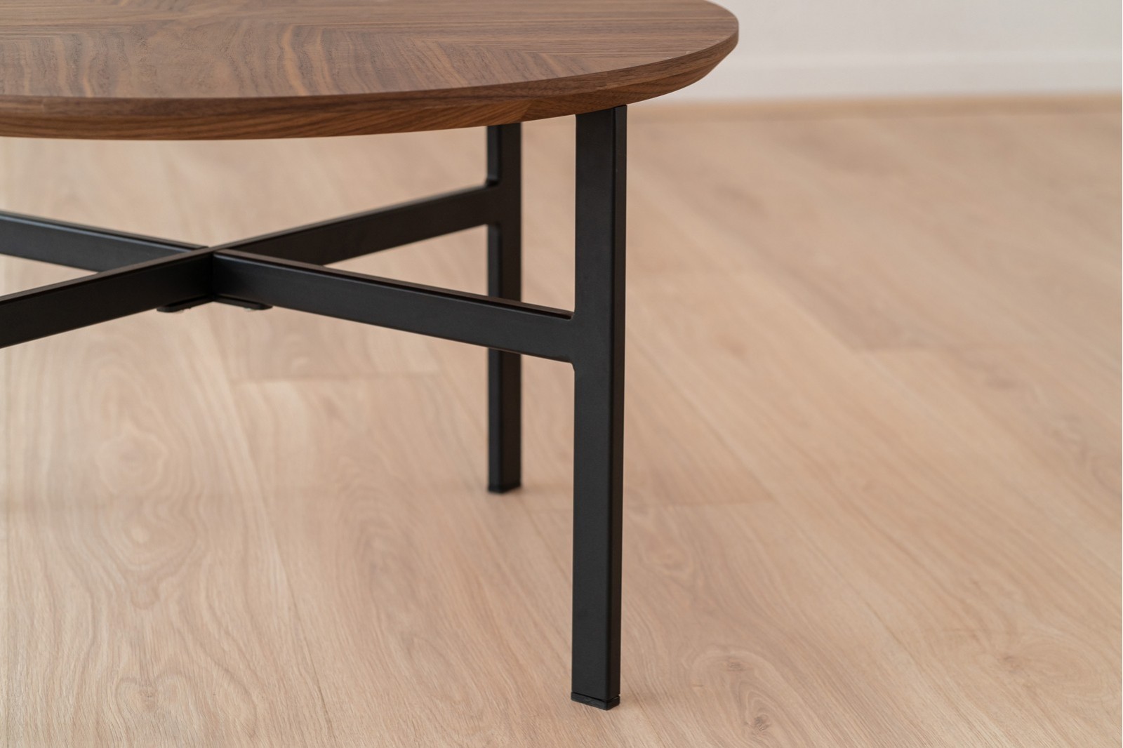 COFFE TABLE SAND. WALNUT AND BLACK METAL