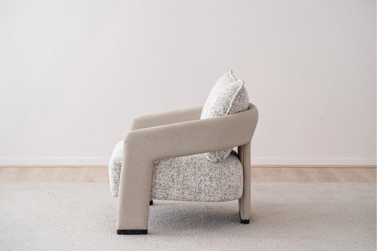 ARMCHAIR. SAND AND GREY-WHITE.