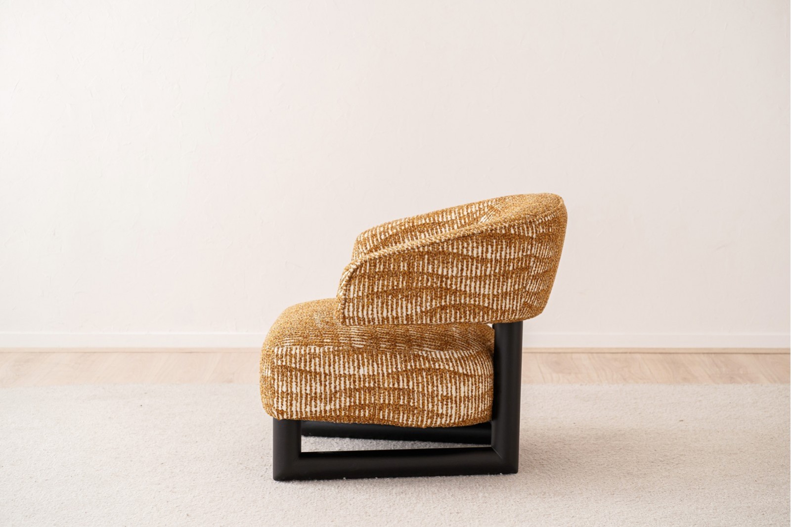 ARMCHAIR NEO. OCHRE WHITE PRINT AND BLACK WOOD
