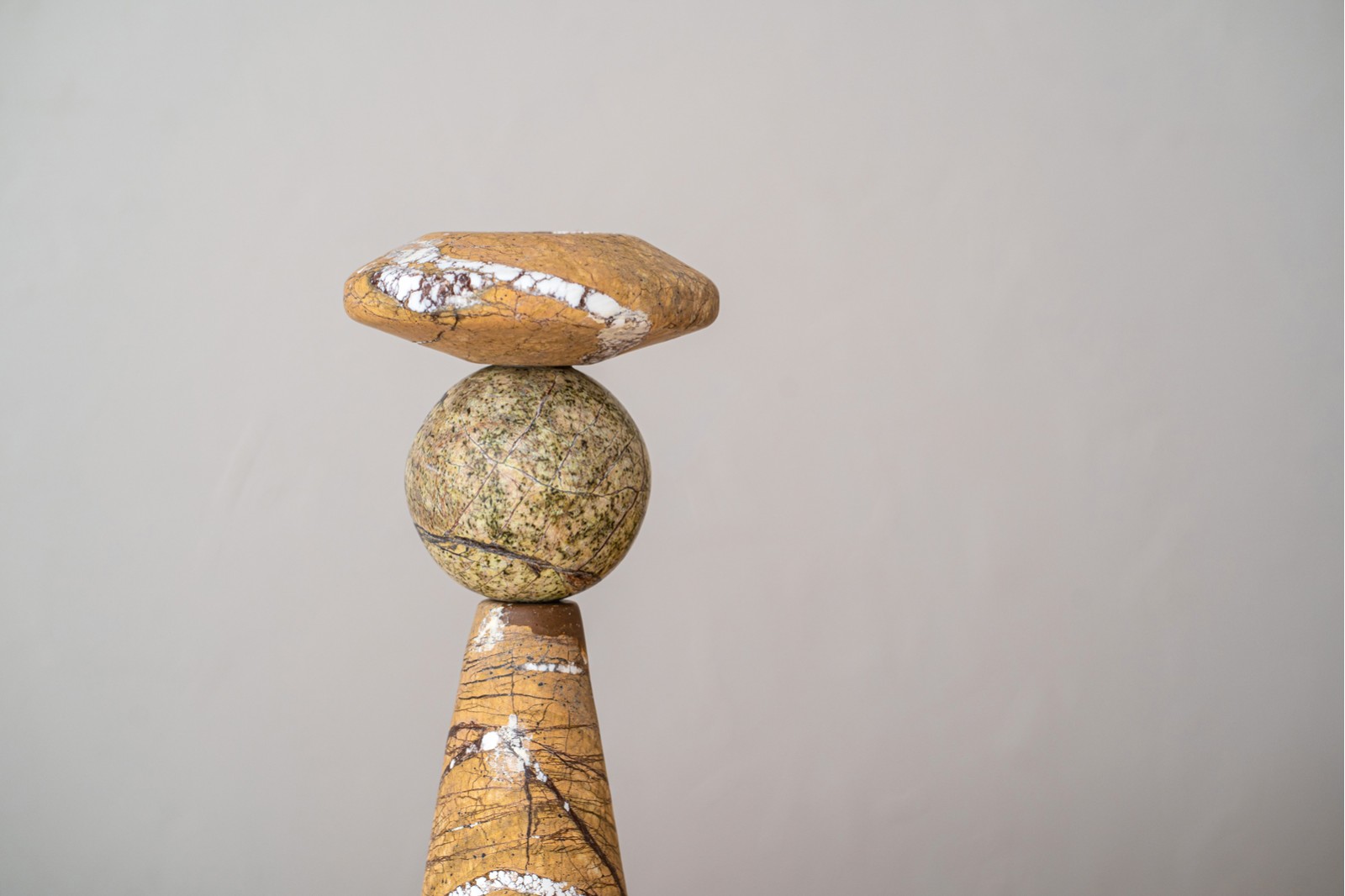 COLECCIÓN CEIBE: CANDELABROS MÁRMOL