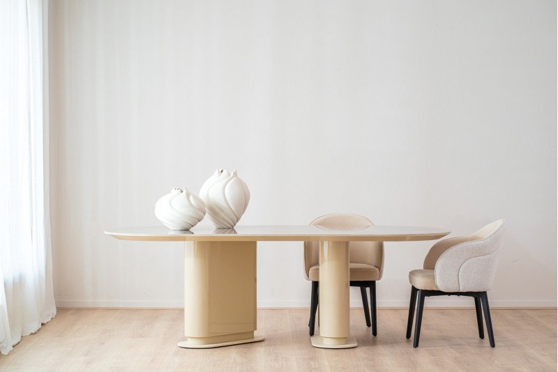 DINING TABLE DUNE. CERAMIC TOP . BEIGE LACQUER