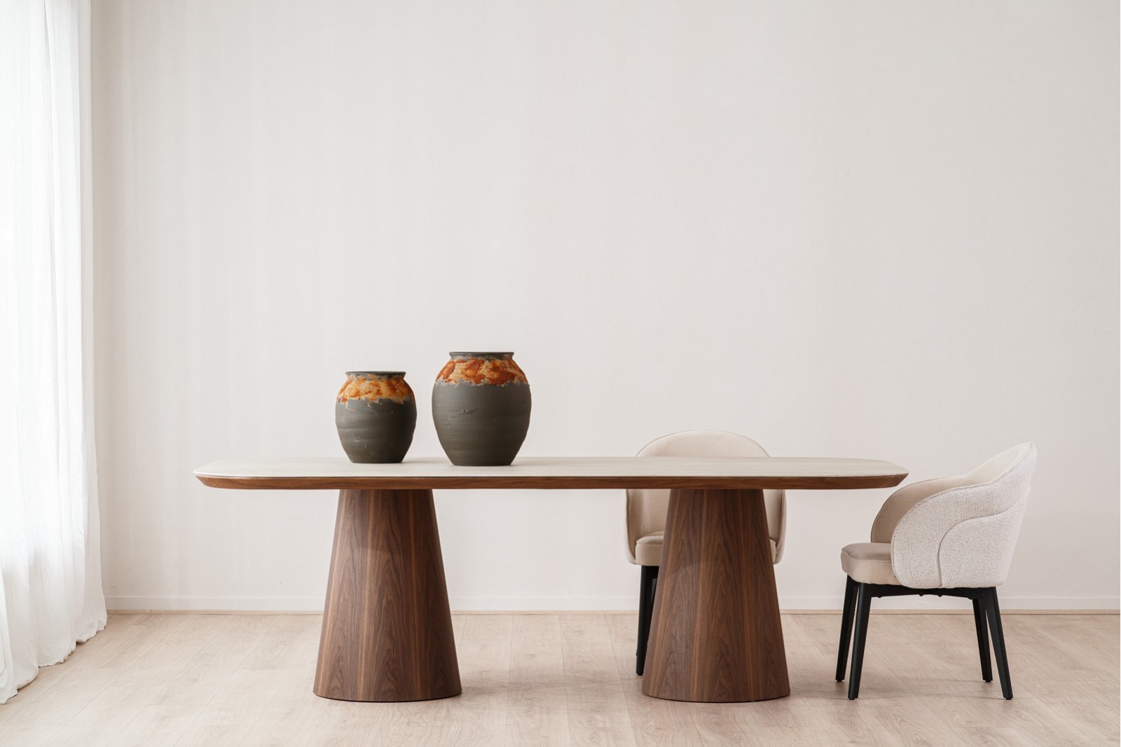 DINING TABLE DOLMEN. CERAMIC AND WALNUT