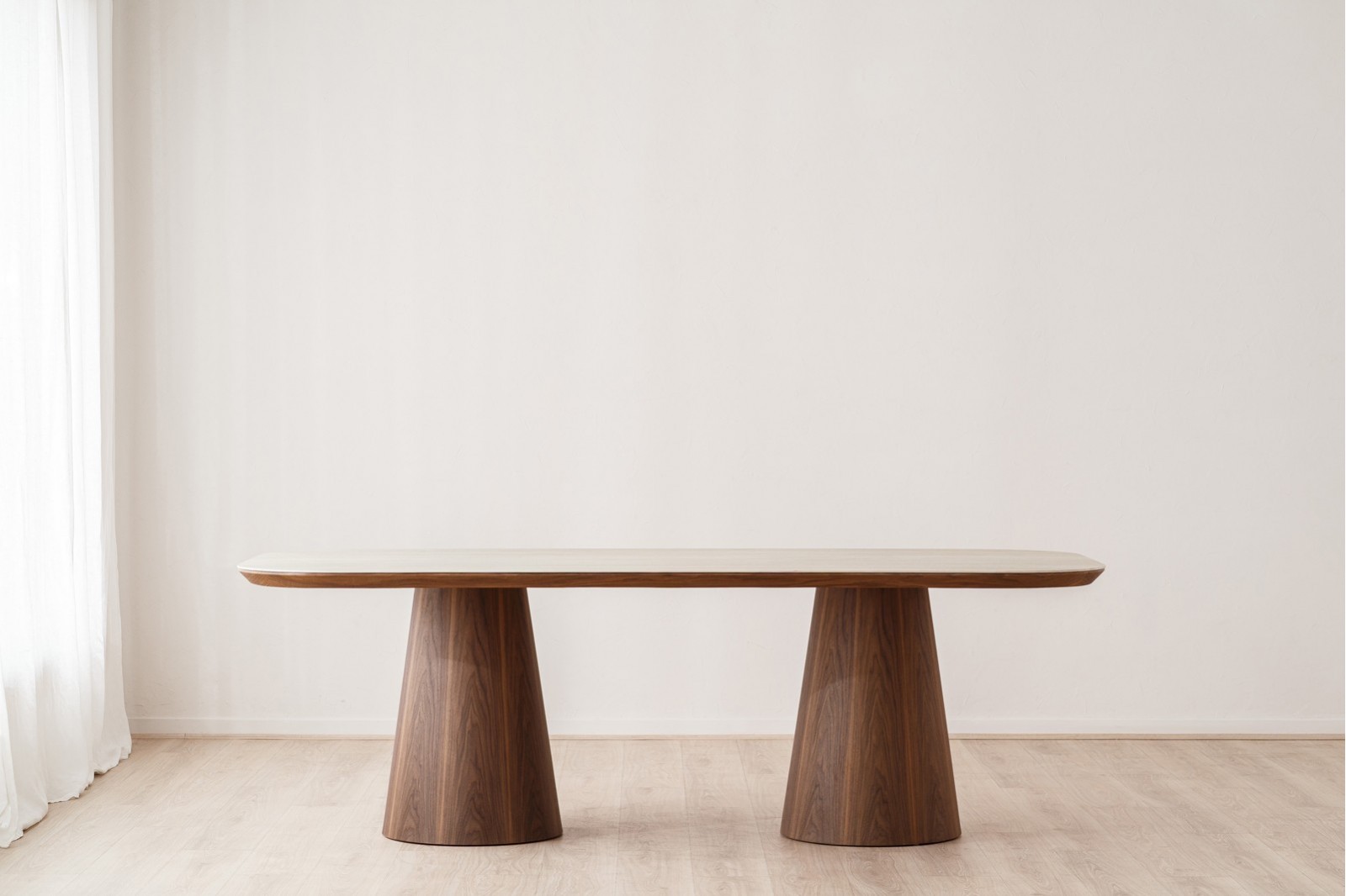 DINING TABLE DOLMEN. CERAMIC AND WALNUT