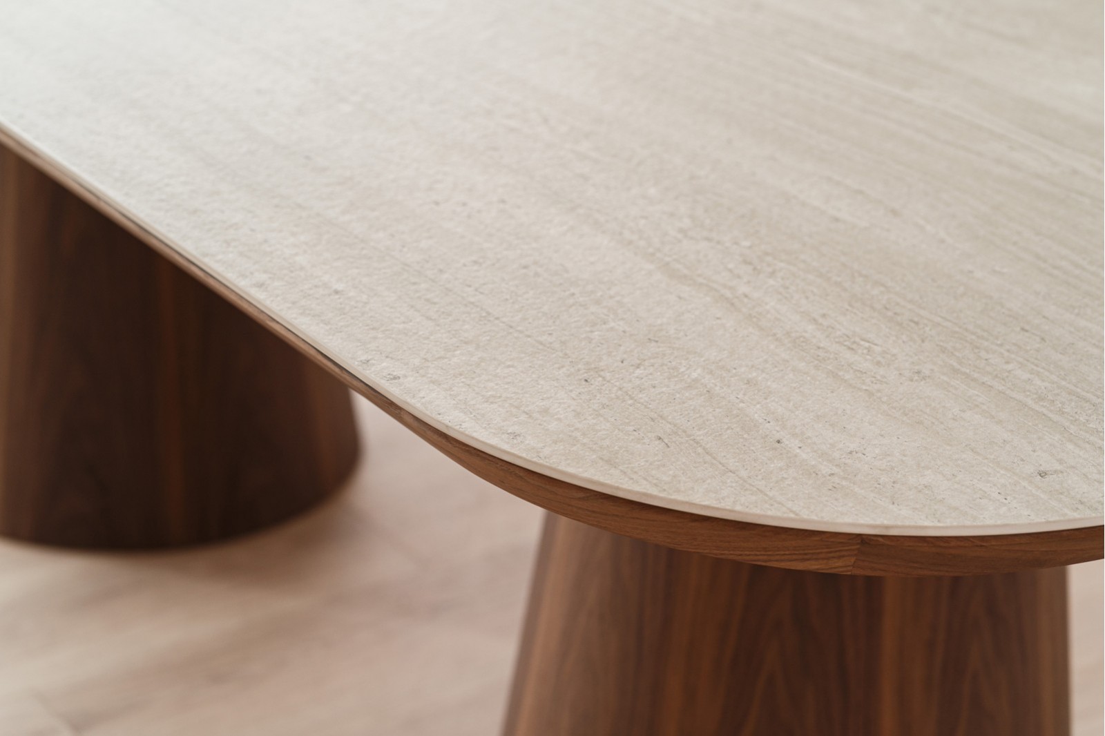 DINING TABLE DOLMEN. CERAMIC AND WALNUT
