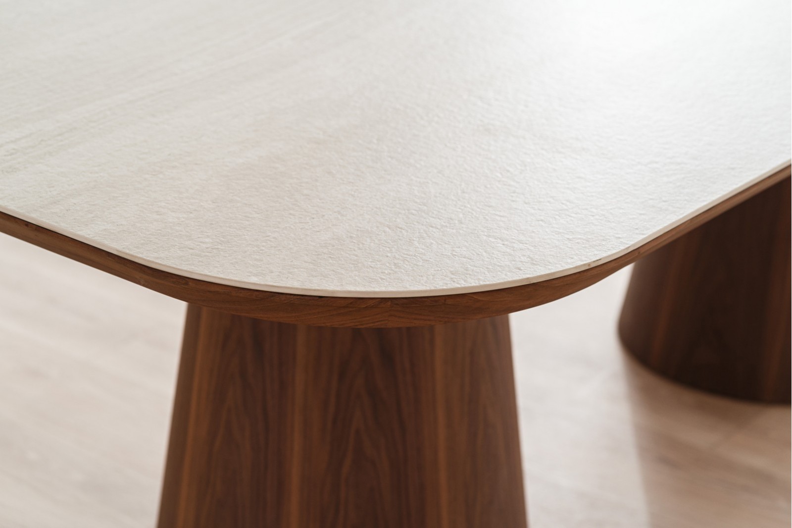 DINING TABLE DOLMEN. CERAMIC AND WALNUT