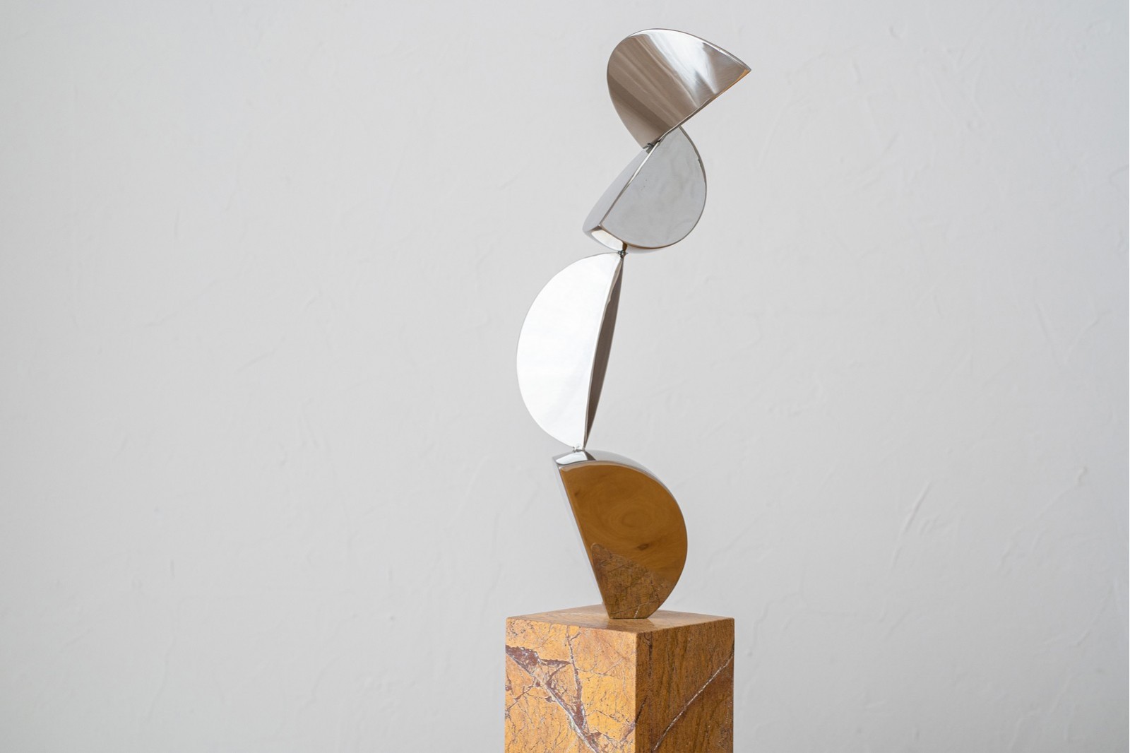 SCULPTURE MOVEMENT. STEEL AND MARBLE