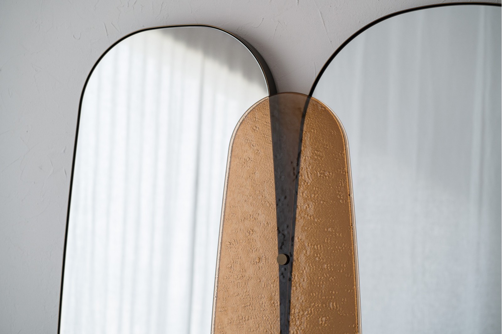 FLOOR MIRROR WITH AMBER GLASS