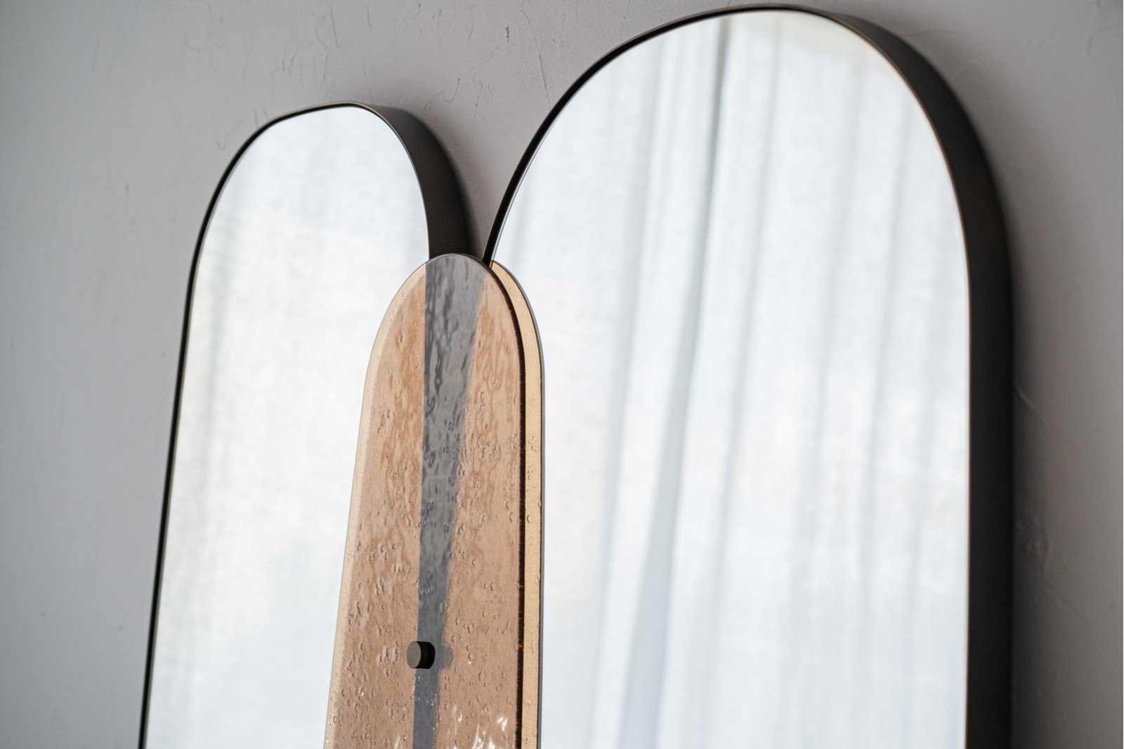 FLOOR MIRROR WITH AMBER GLASS