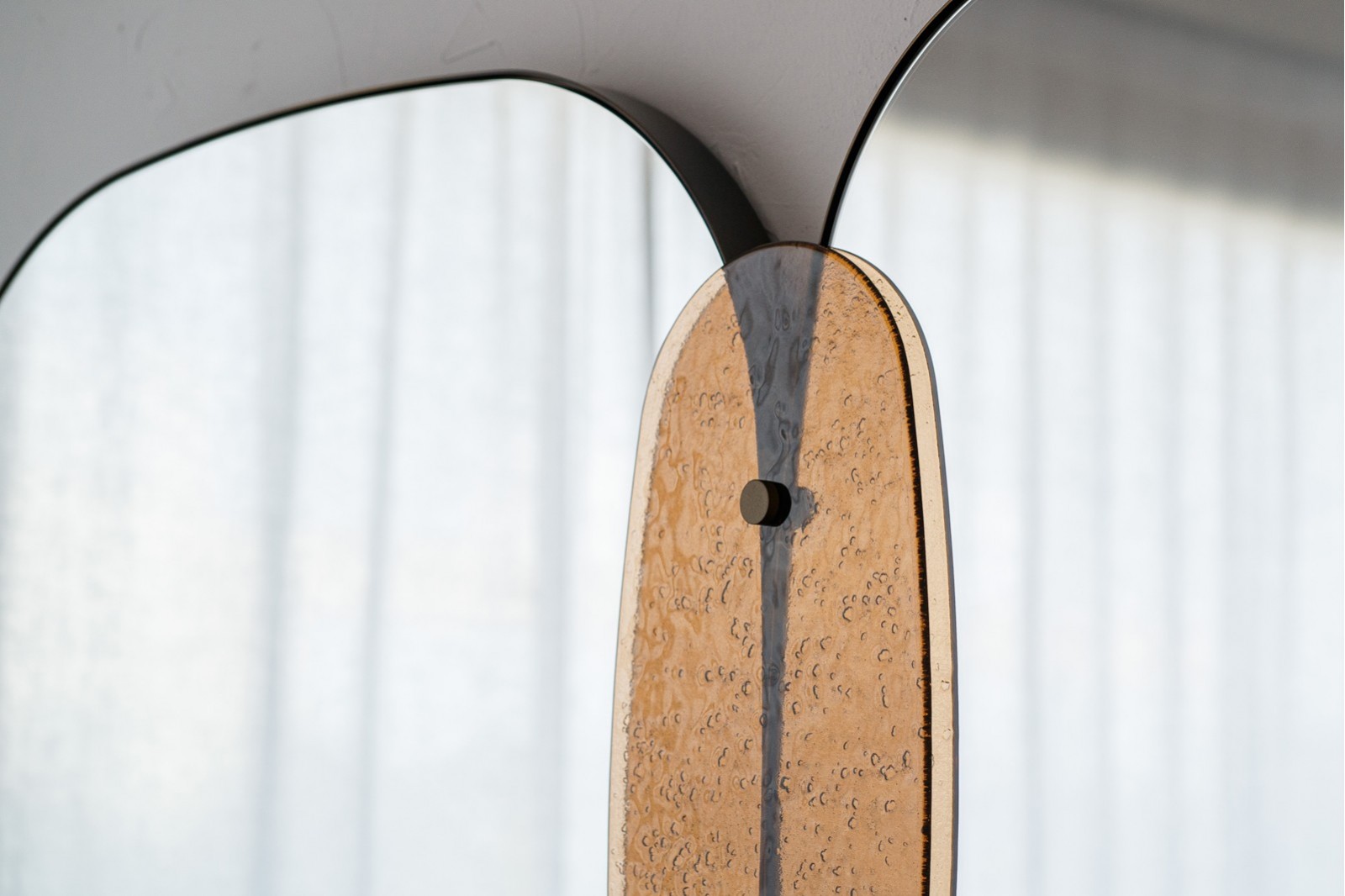 WALL MIRROR WITH AMBER GLASS