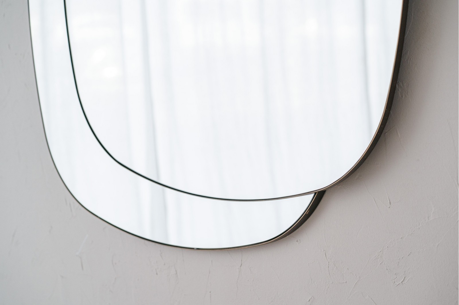 WALL MIRROR METAL FRAME. PARALLEL