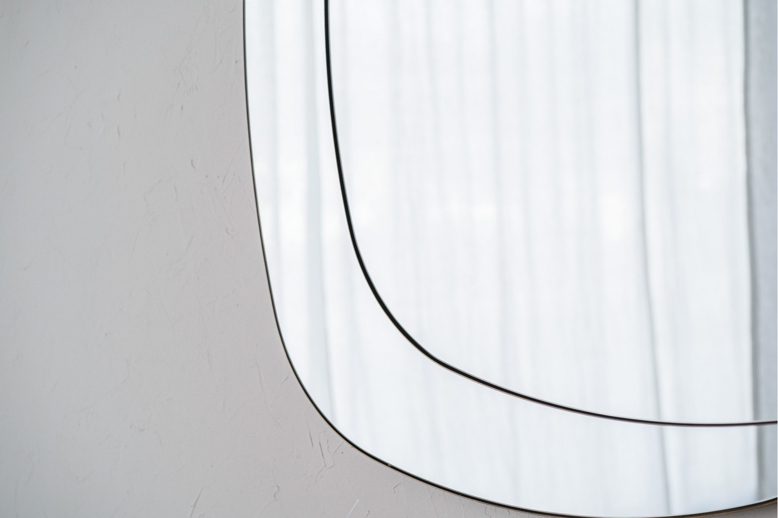 WALL MIRROR METAL FRAME. PARALLEL
