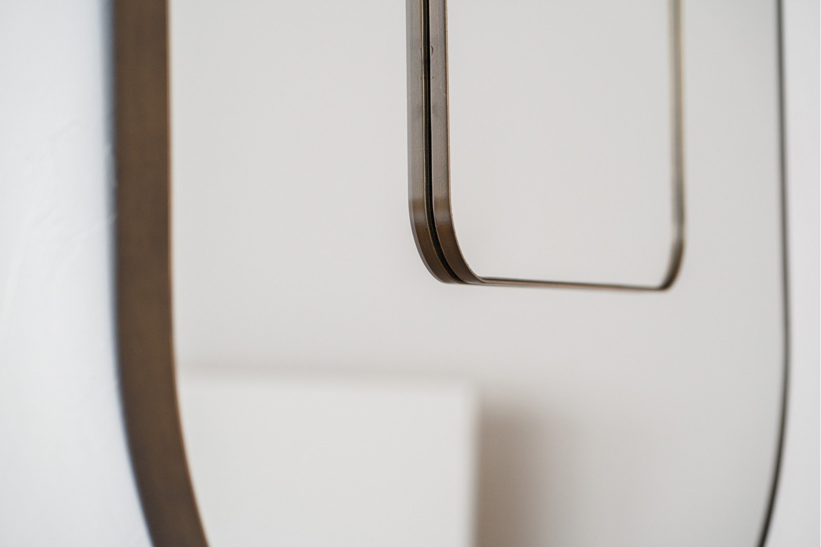 ESPEJO DE PARED CUADRADO DOBLE. METAL