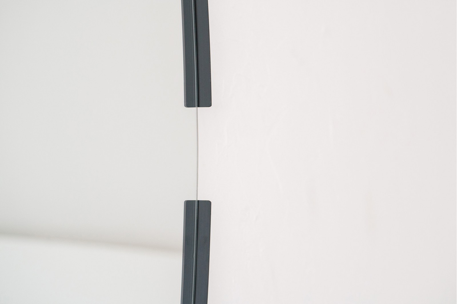 DECORATIVE WALL MIRROR. BLACK METAL