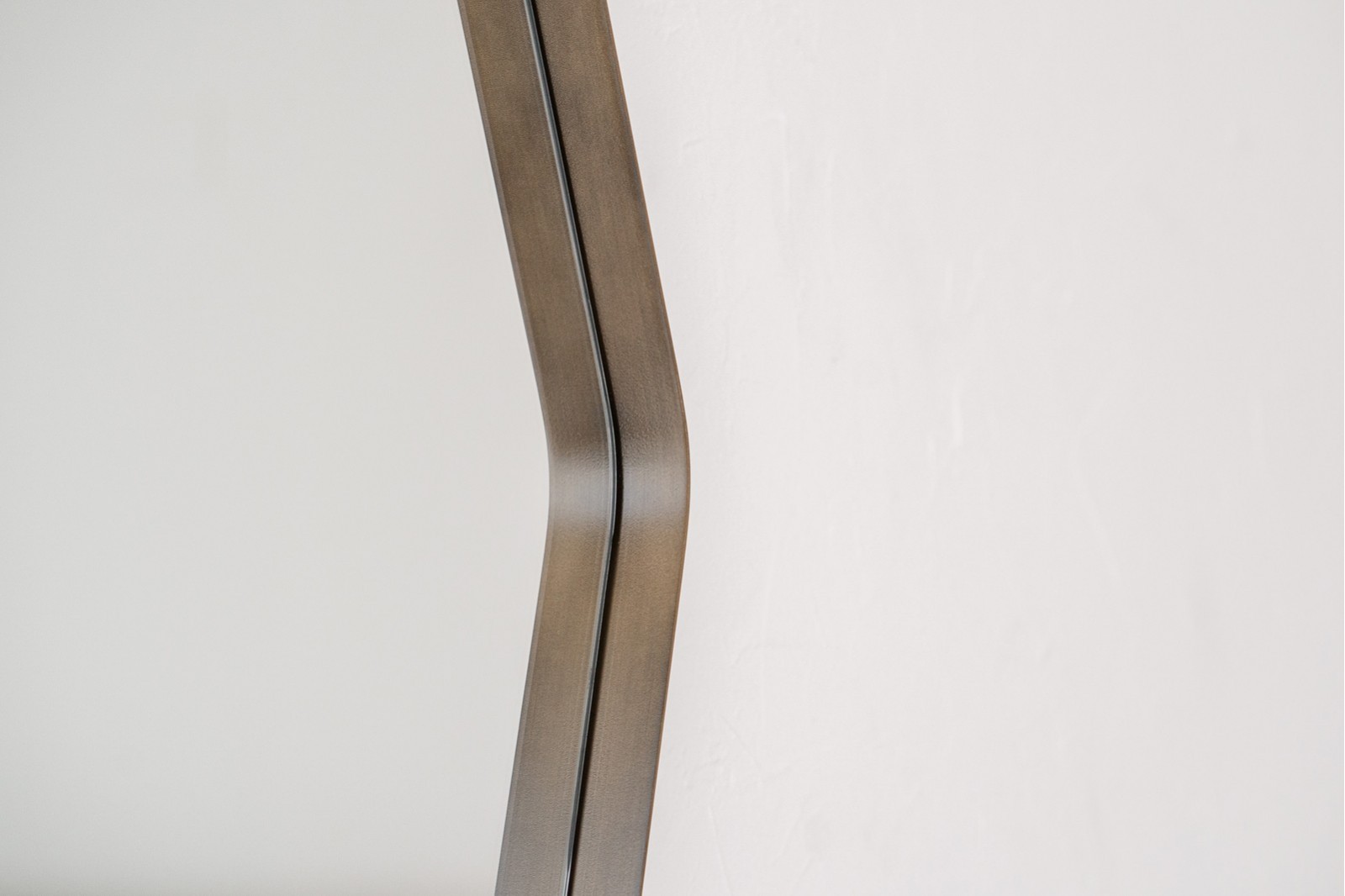 ESPEJO DE PARED. FACETADO. METAL