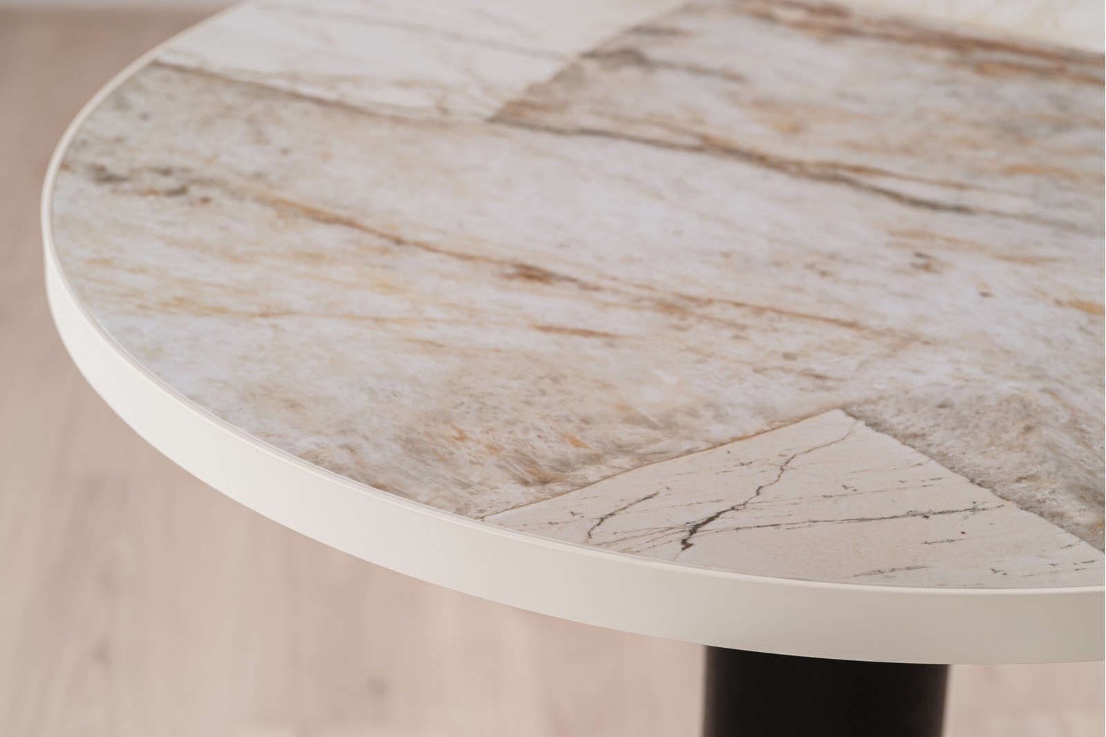 DINING - COFFEE TABLE. ROUND. CERAMIC & BLACK ASH