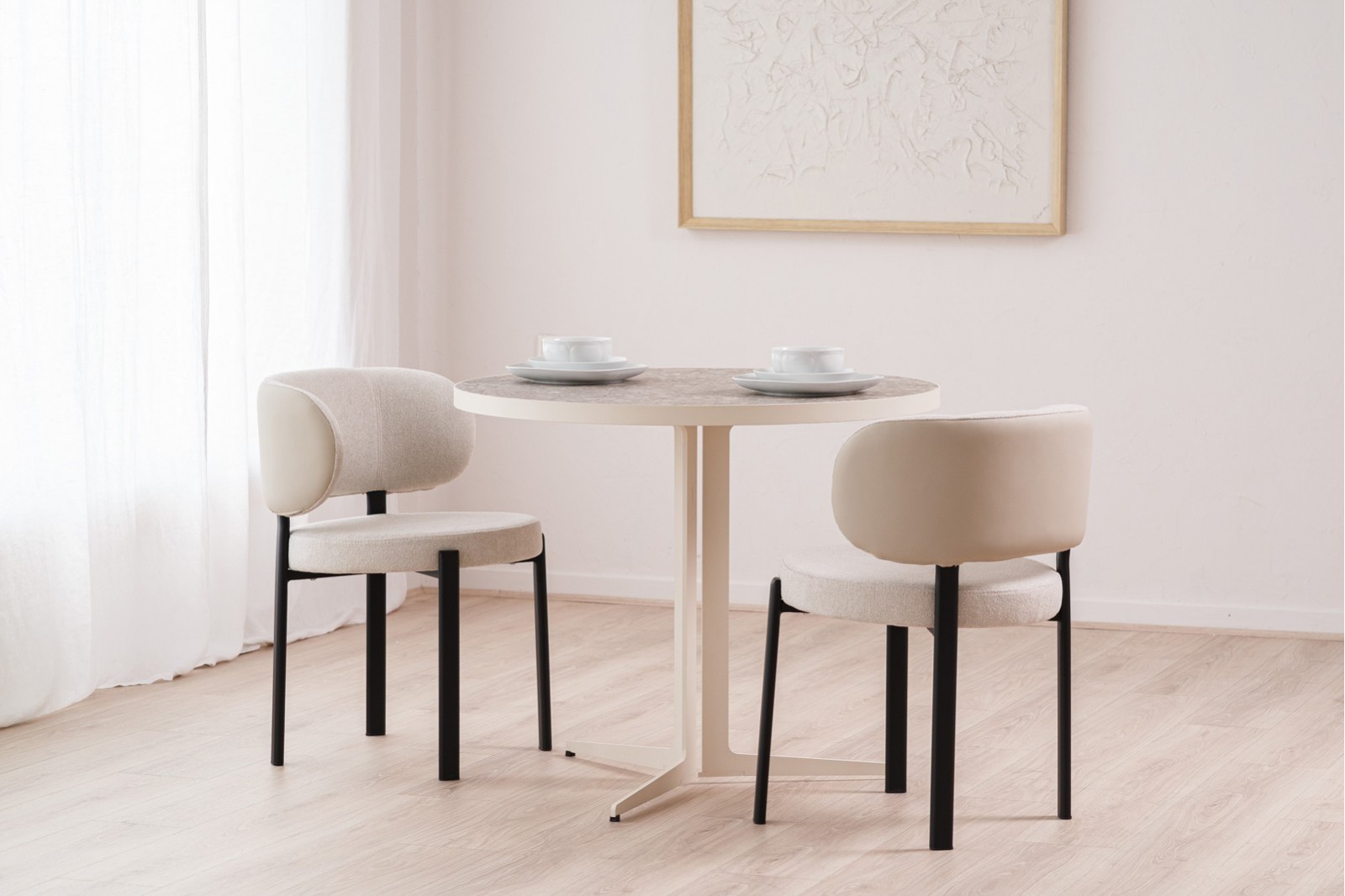 TABLE A MANGER-CAFE. RONDE CERAMIQUE ET METAL. S1
