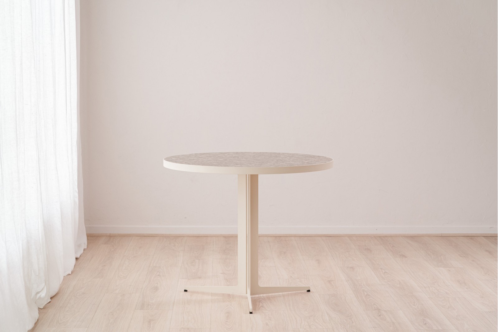DINING -COFFEE TABLE. ROUND CERAMIC & METAL. S1