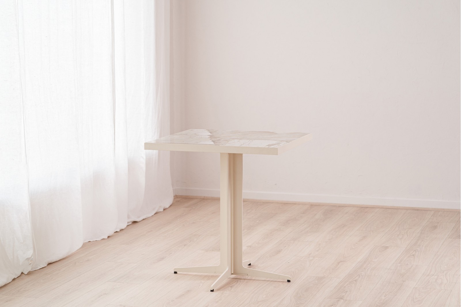 DINING -COFFEE TABLE. SQUARE. CERAMIC & METAL. S1