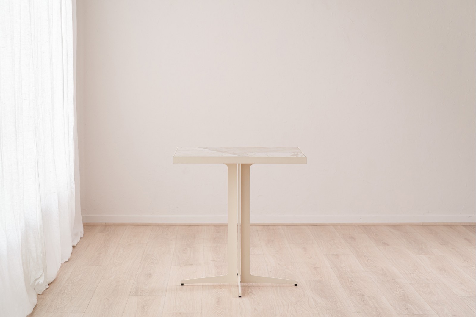 DINING -COFFEE TABLE. SQUARE. CERAMIC & METAL. S1