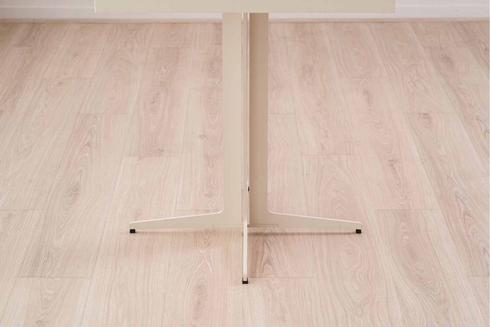 DINING -COFFEE TABLE. SQUARE. CERAMIC & METAL. S1