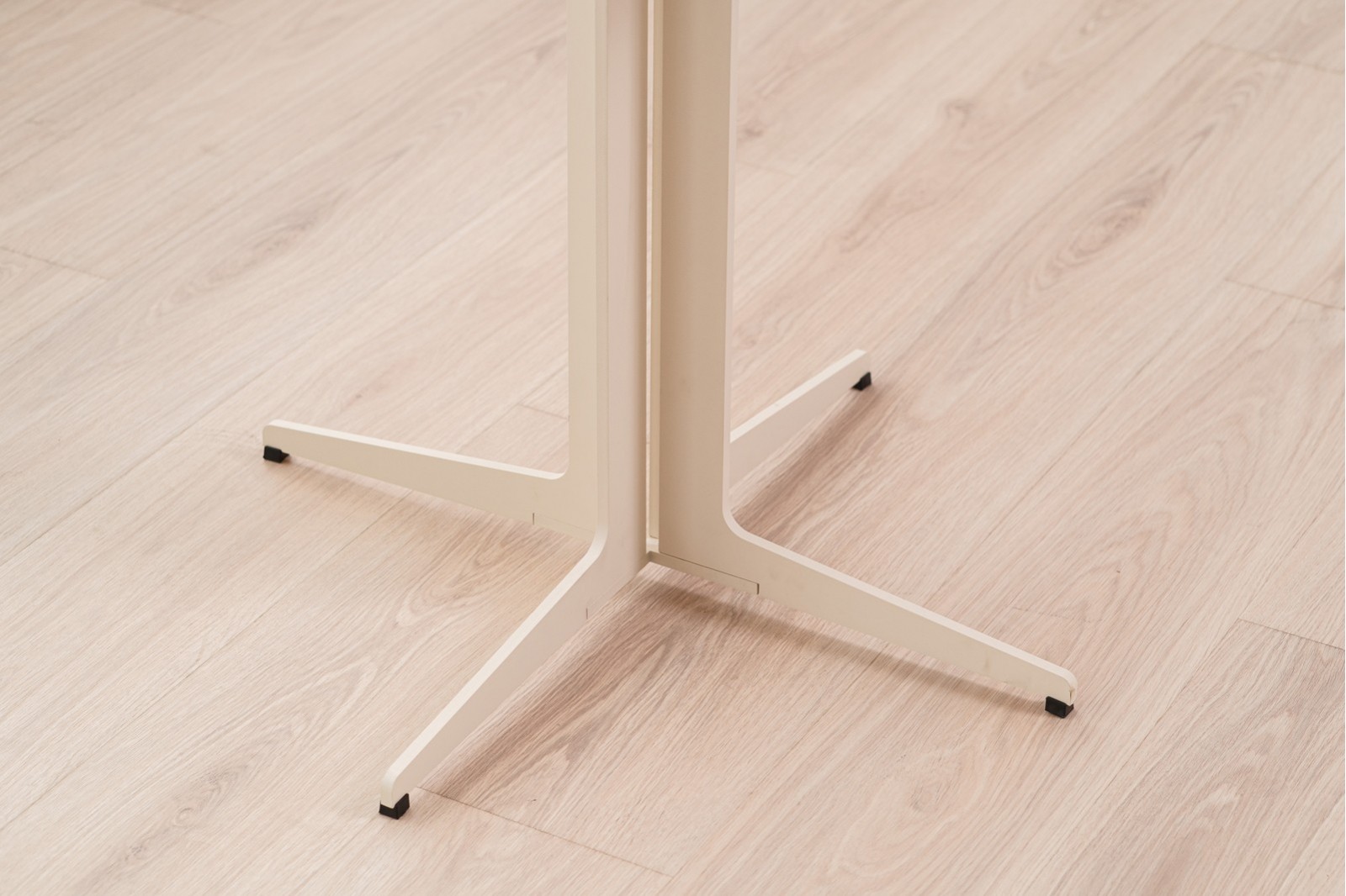 DINING -COFFEE TABLE. SQUARE. CERAMIC & METAL. S1