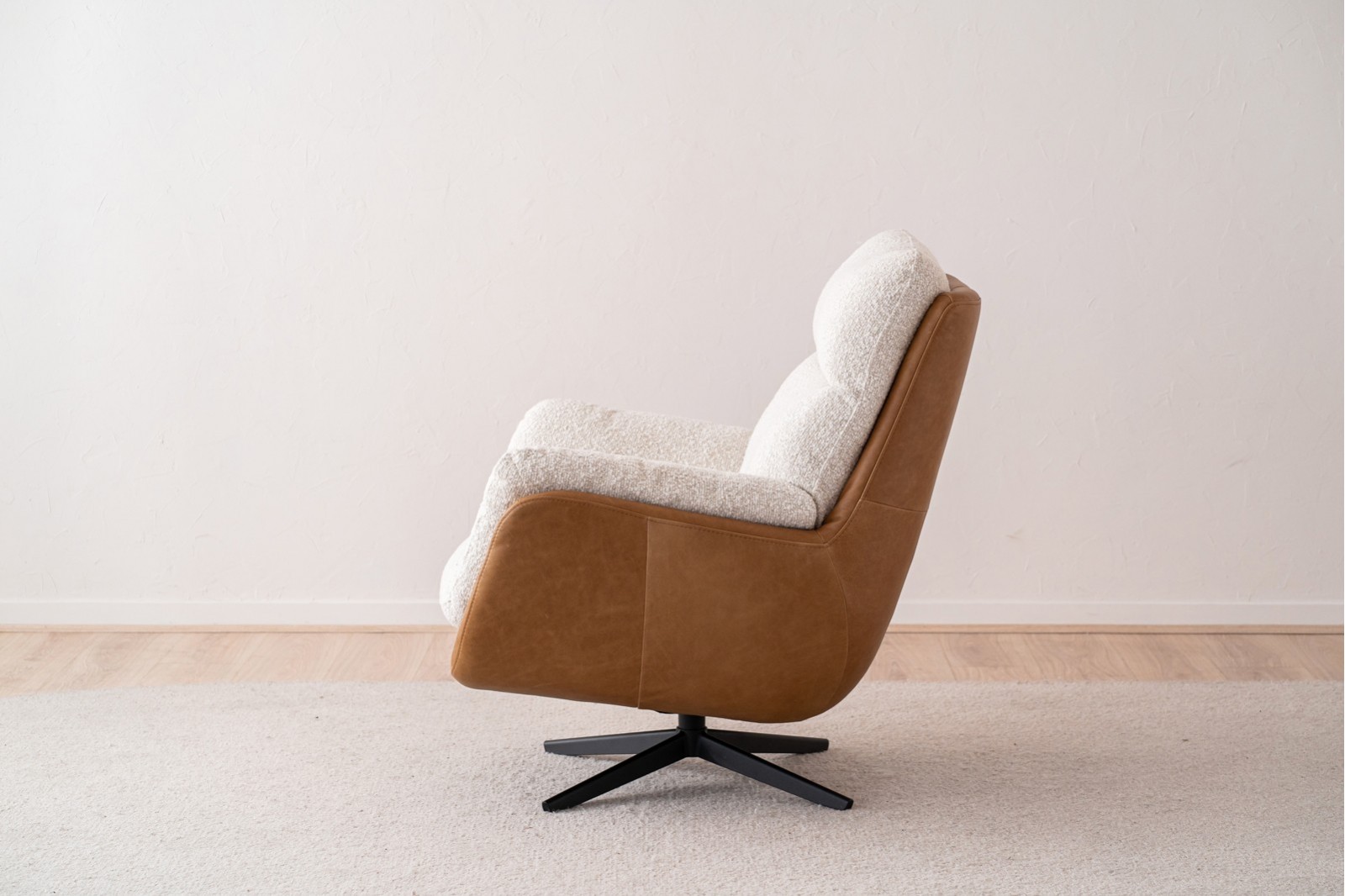 SWIVEL ARMCHAIR. LEATHER & BOUCLE FABRIC