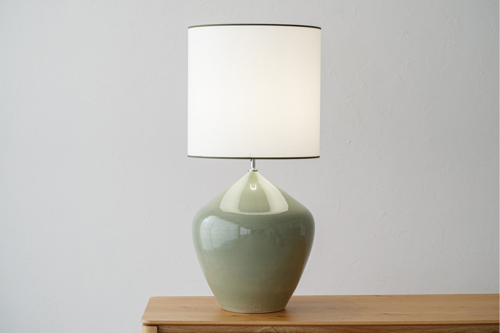 LAMPARA CIAN. PANTALLA. CERAMICA. VERDE