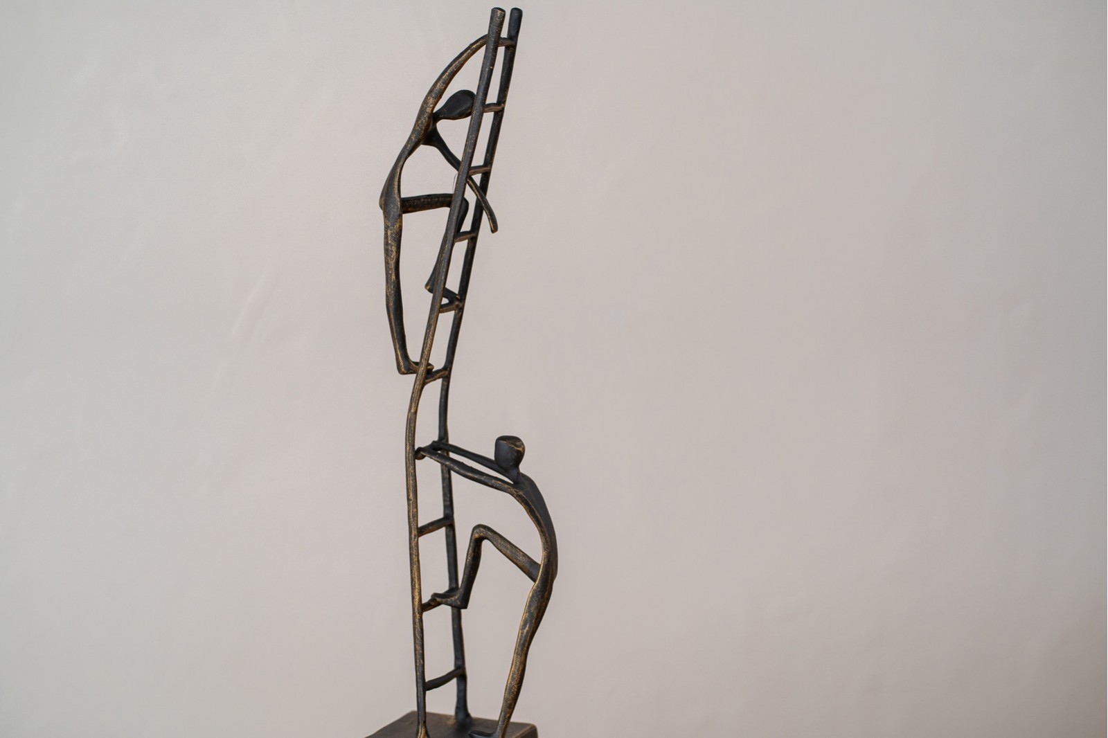 SCULPTURE UP & DOWN N2. METAL & MARBLE