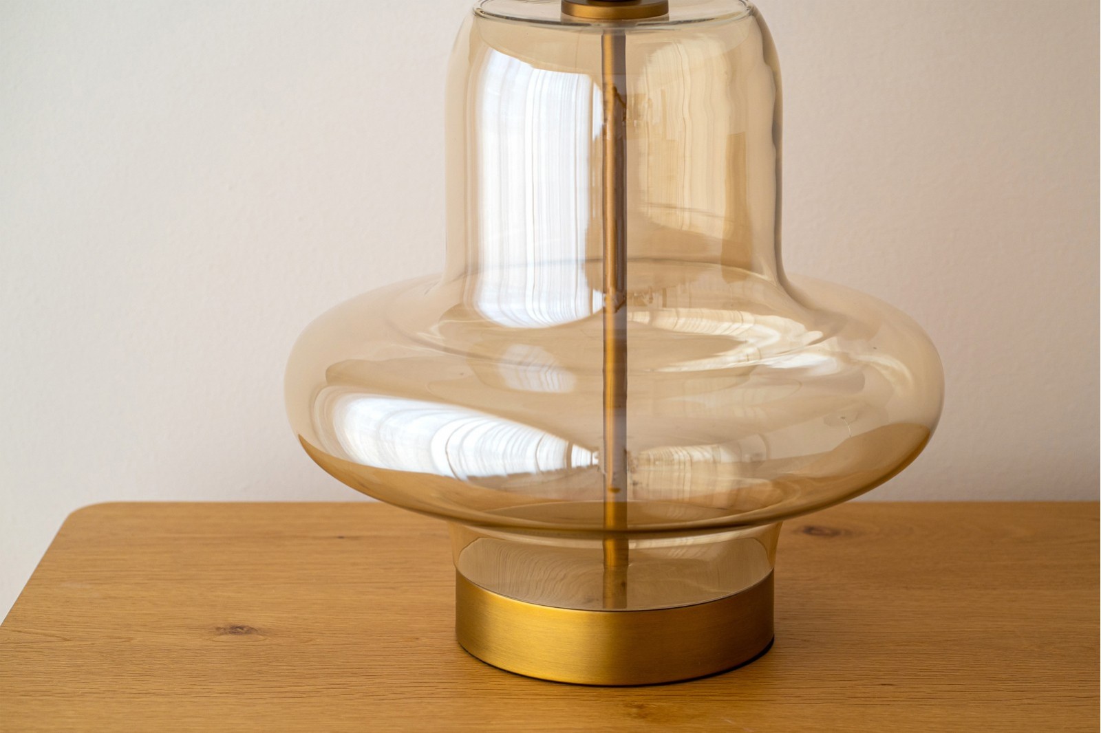 LAMPE BREO. VERRE AMBRE AVEC ABAT-JOUR