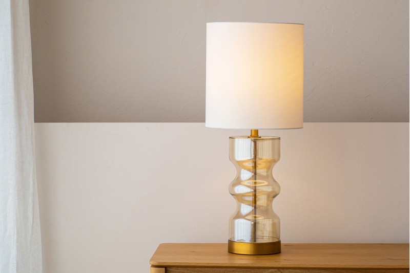 LAMPE CILLA N1. VERRE AMBRE AVEC ABAT-JOUR