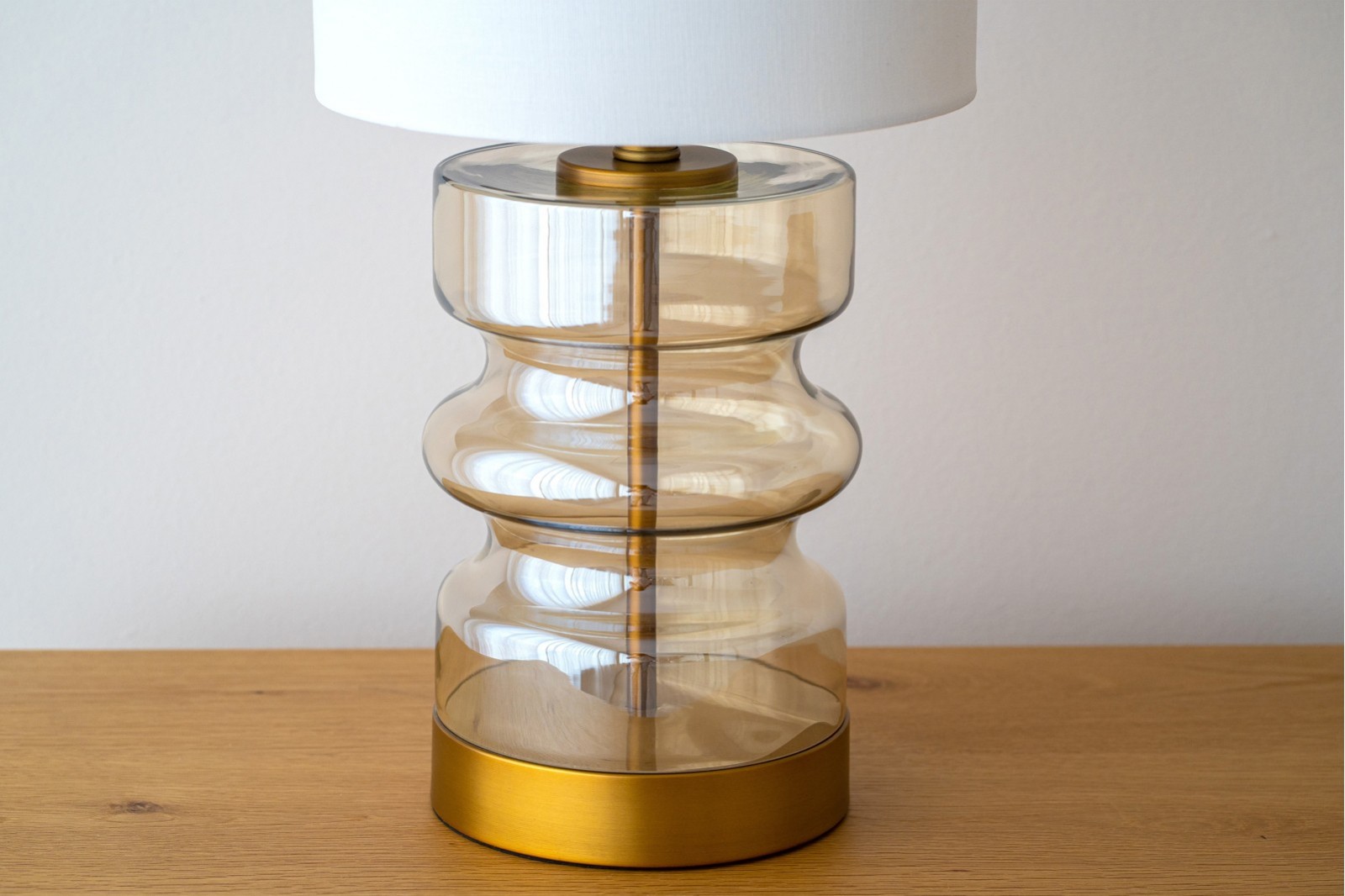 LAMPE CILLA N2. VERRE AMBRE AVEC ABAT-JOUR