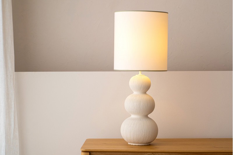 LAMPE EN CERAMIQUE SERA. TEXTURE BLANCHE. GRAND