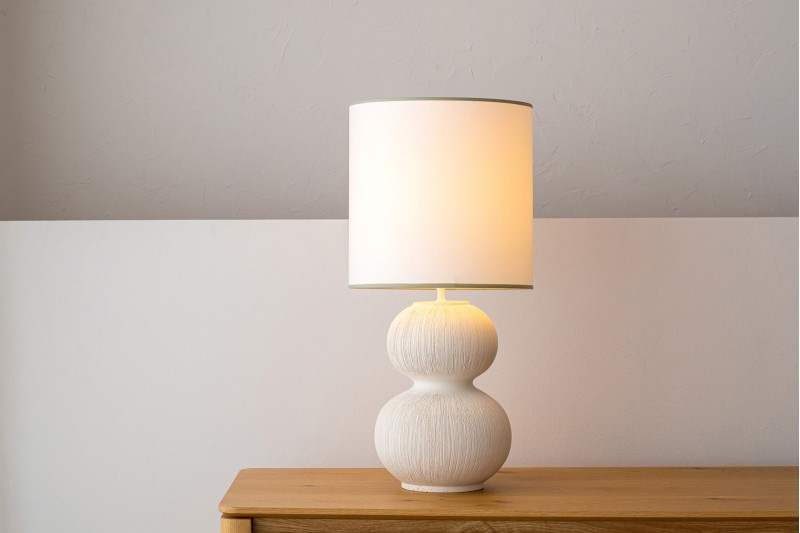 LAMPE EN CERAMIQUE SERA. TEXTURE BLANCHE.PETIT