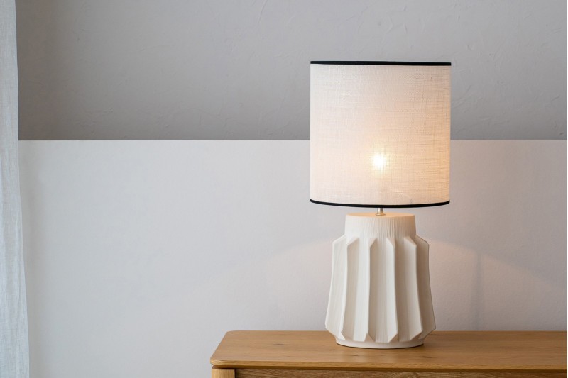 LAMPE GRECE.CERAMIQUE.MODELE BAS. BLANC MAT