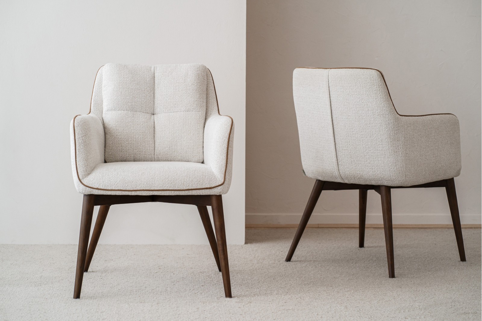 SET OF 2 DINING CHAIRS OLIVER. IVORY. WALNUT