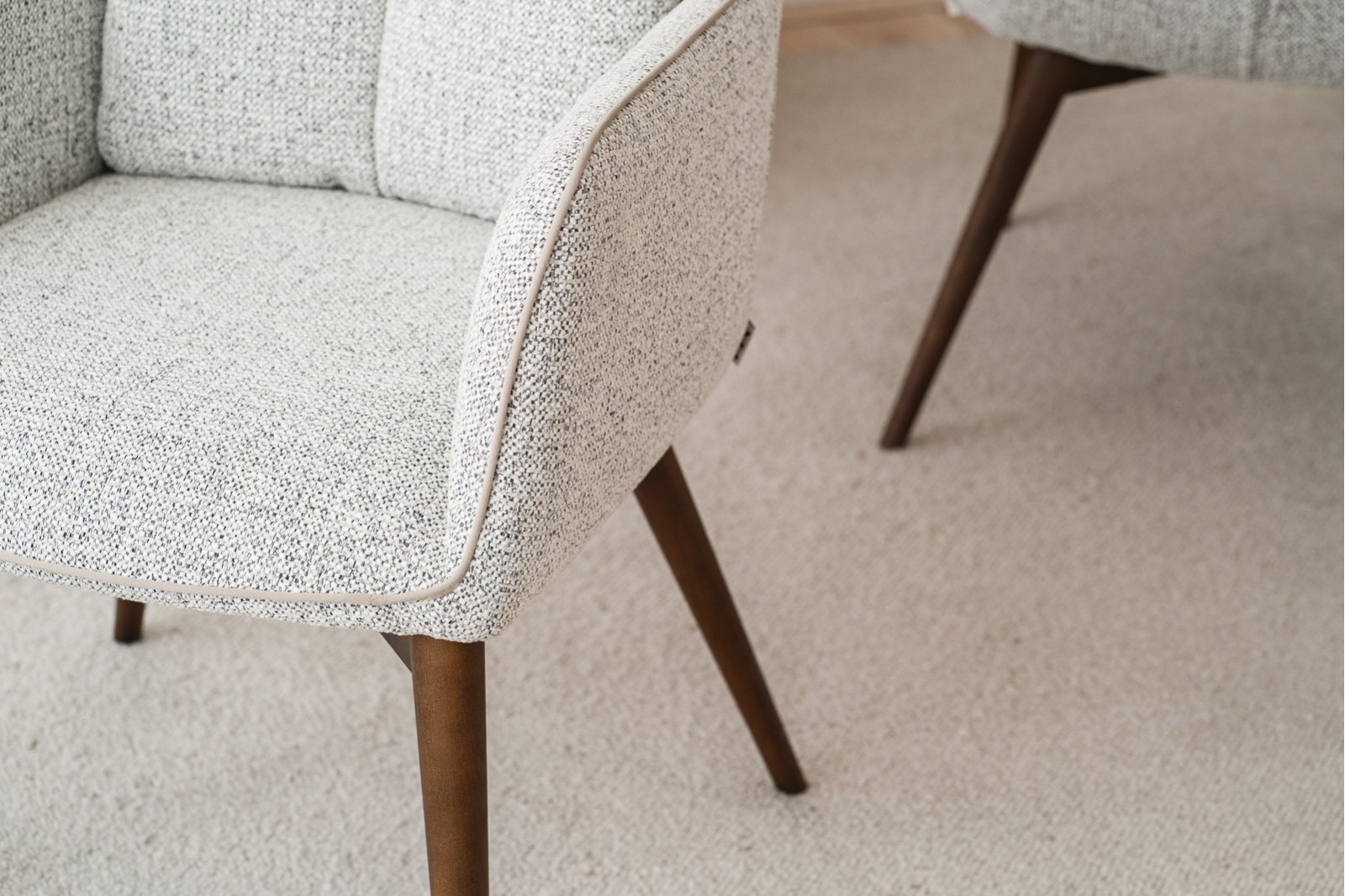SET OF 2 DINING CHAIRS OLIVAR GREY AND WALNUT