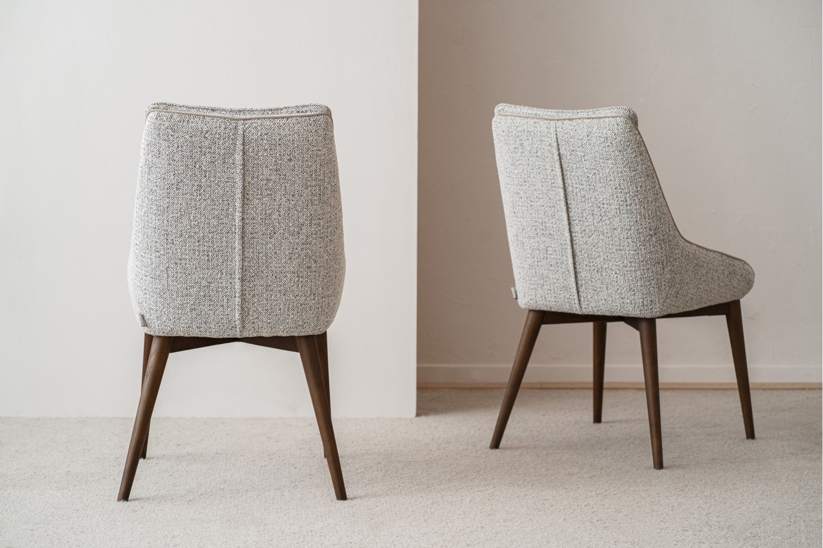 SET 2 DINING CHAIRS MIA. GREY. WALNUT