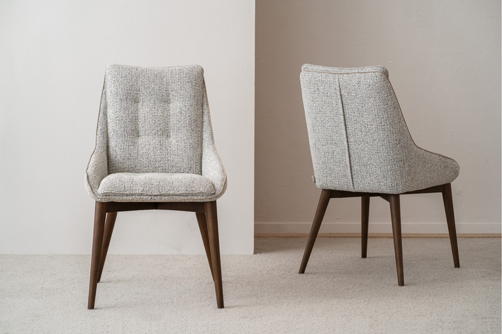 SET 2 DINING CHAIRS MIA. GREY. WALNUT