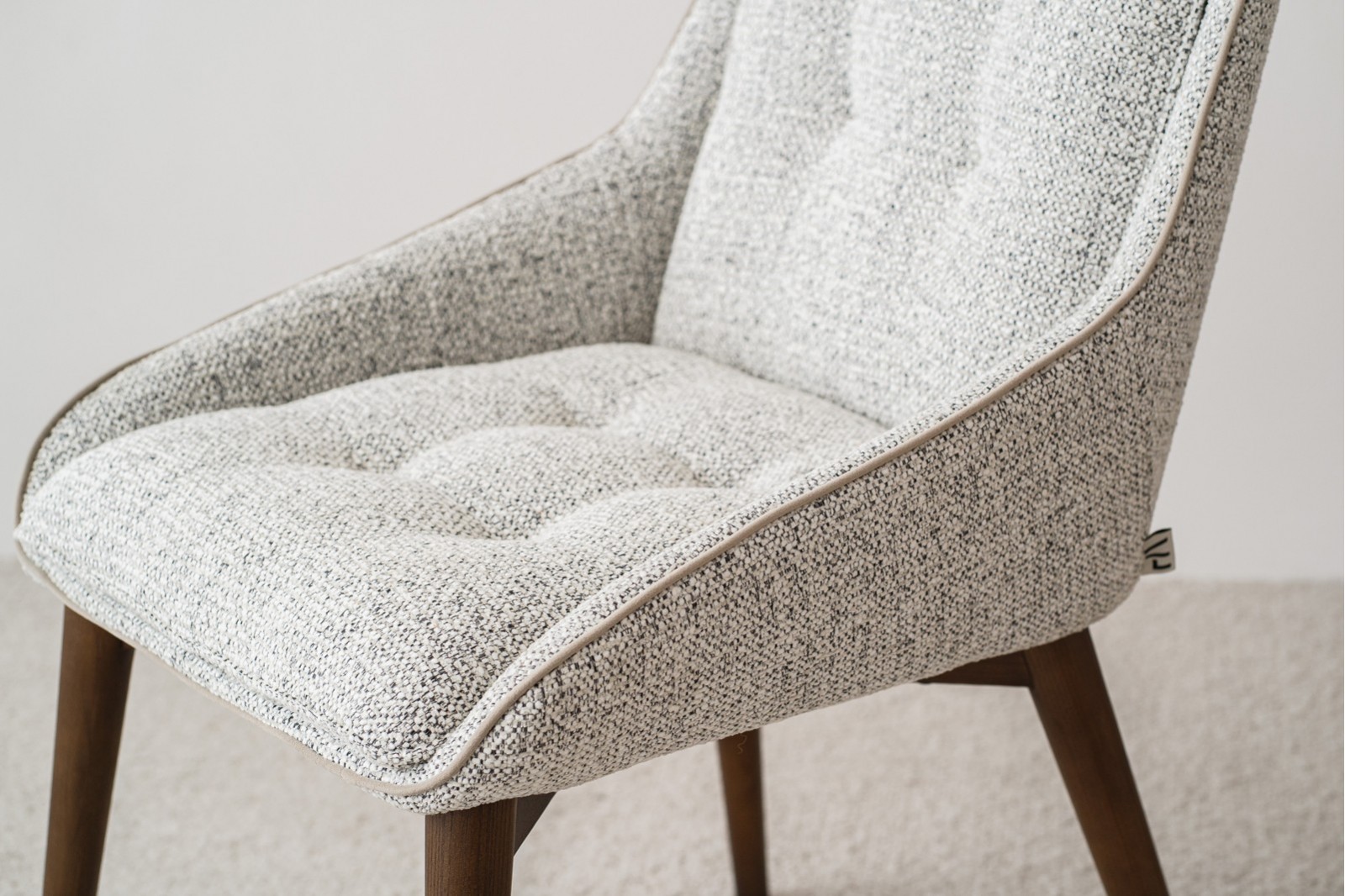 SET 2 DINING CHAIRS MIA. GREY. WALNUT