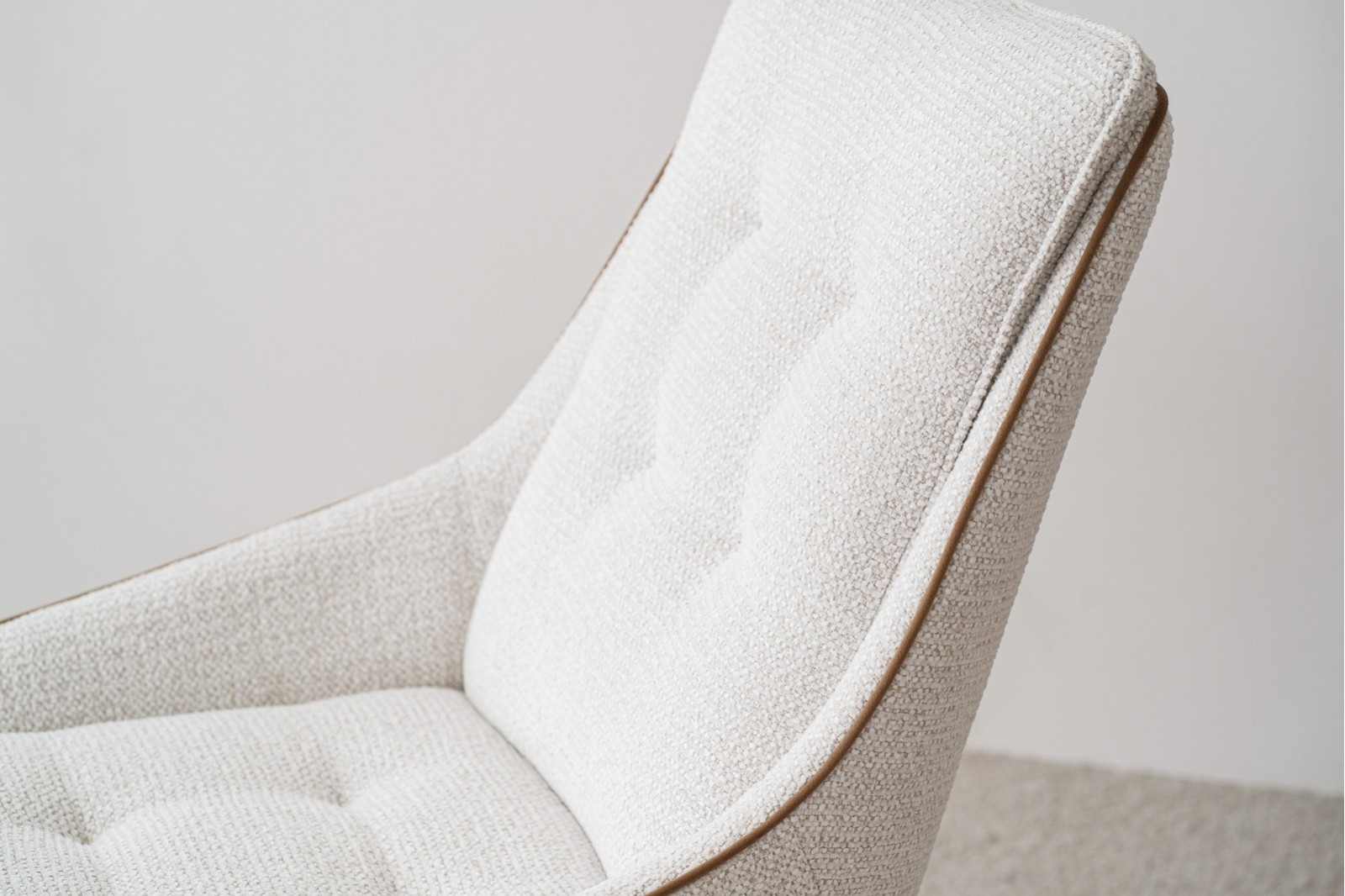 SET 2 CHAISES MIA. IVOIRE. NOYER